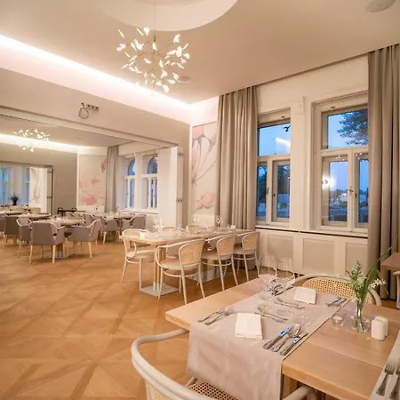 Rosenaw Hotel 4*